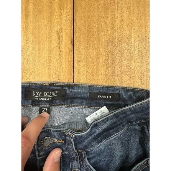 Judy Blue Capri Fit Denim Jeans Size 27 Mid Rise Dark Wash JB82154DK Stretch - Picture 2 of 8